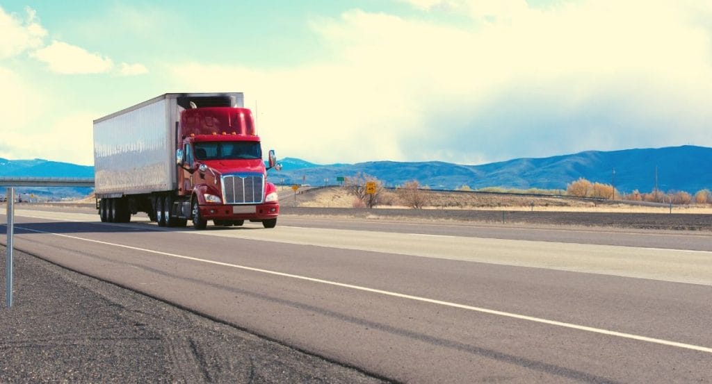 Truck drivers must follow FMCSA regulations regarding texting