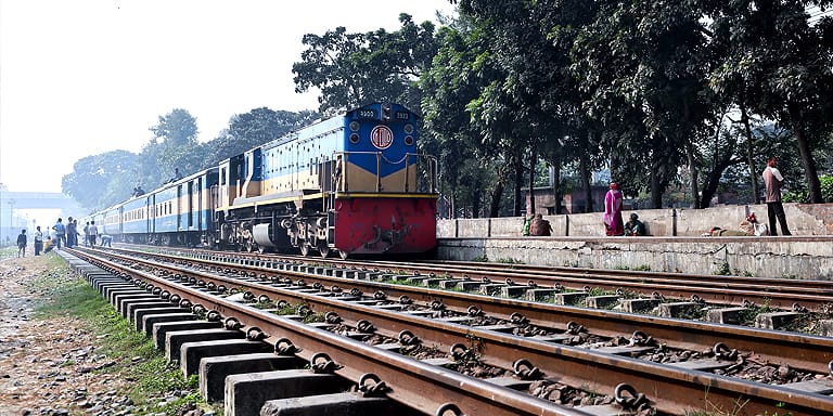Technology for preventing train accidents implemented slowly