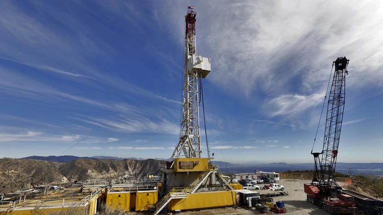Many residents of Porter Ranch evacuated due to dangerous gas cloud